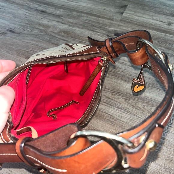 Dooney & Bourke Cream and Brown Shoulder Bag - Picture 4 of 4